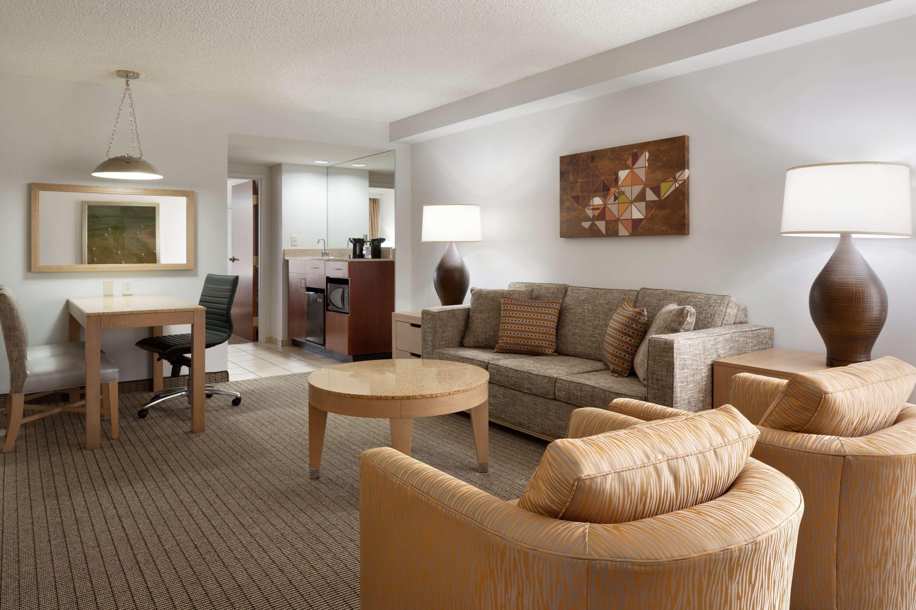 Embassy Suites By Hilton Denver International Airport Buitenkant foto
