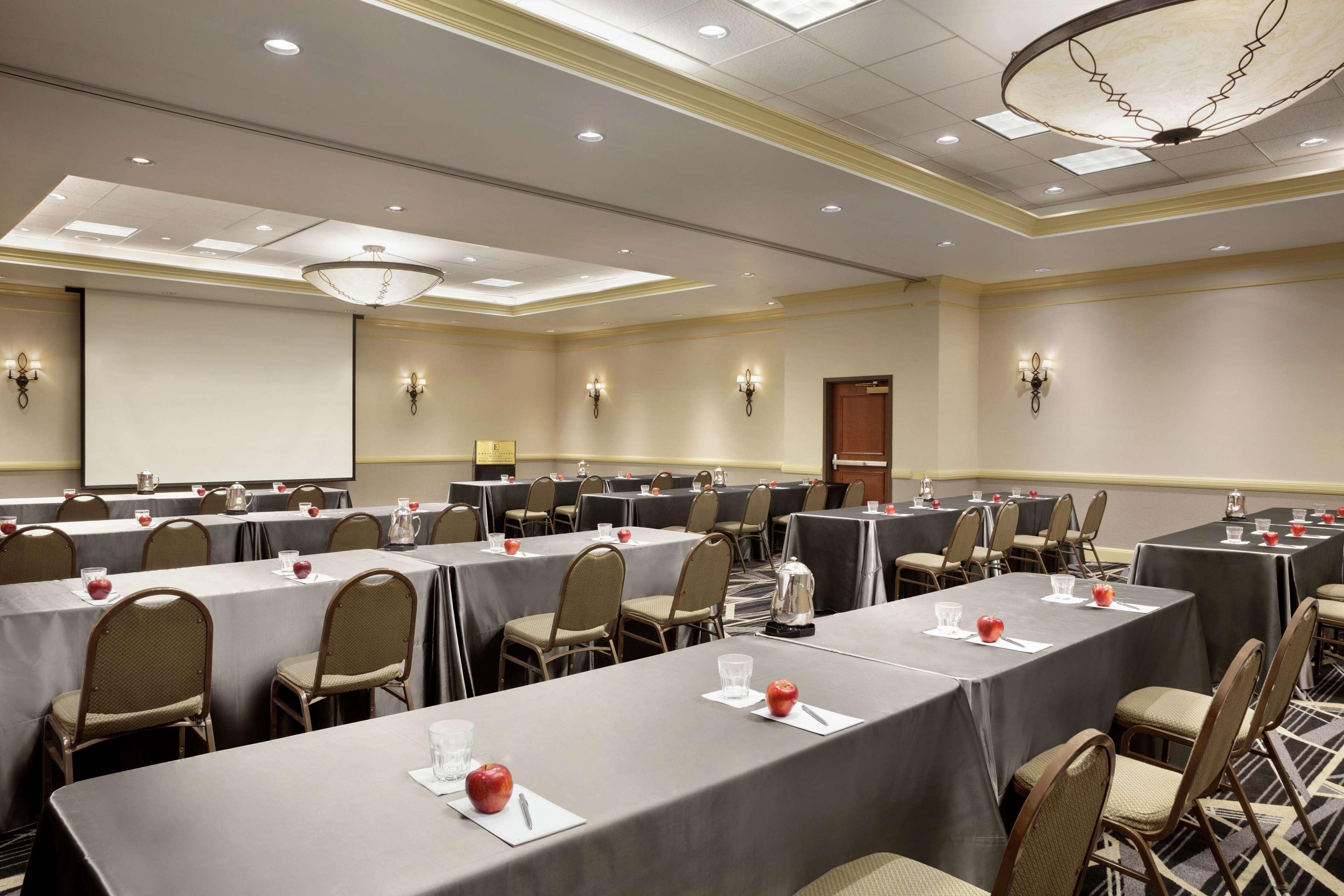 Embassy Suites By Hilton Denver International Airport Buitenkant foto