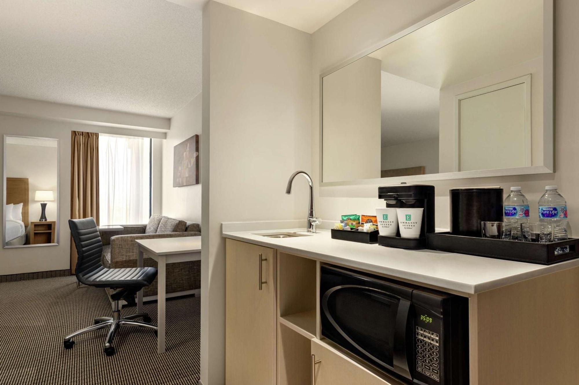 Embassy Suites By Hilton Denver International Airport Buitenkant foto